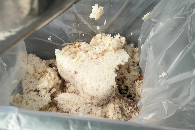 台灣爆發非洲豬瘟，廚餘餵豬禁令再延長。環境部環境管理署署長顏旭明27日表示，禁令期間全台每日將多出1,324公噸廚餘，短期去化量能足夠。