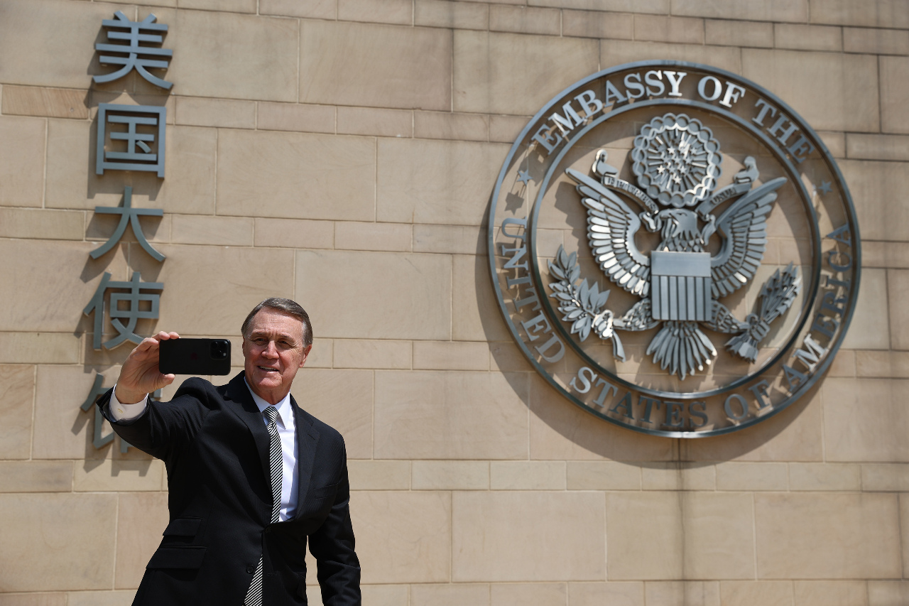 美國駐中國大使龐德偉（David Perdue）。資料照。 (圖:X@USAmbChina)