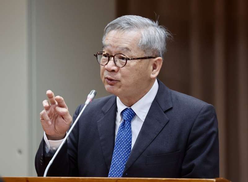 國科會主委吳誠文22日表示，鼓勵台灣強勢產業向外擴張，有助提升台灣經濟實力，先進製程仍根留台灣，沒有人才與關鍵技術外流疑慮。資料照。(圖：中央社)