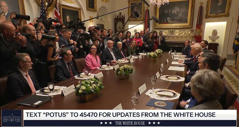 美國總統川普(Donald Trump)與澳洲總理艾班尼斯(Anthony Albanese)20日在白宮會晤並簽署旨在對抗中國的關鍵礦產協議。(翻攝白宮畫面)