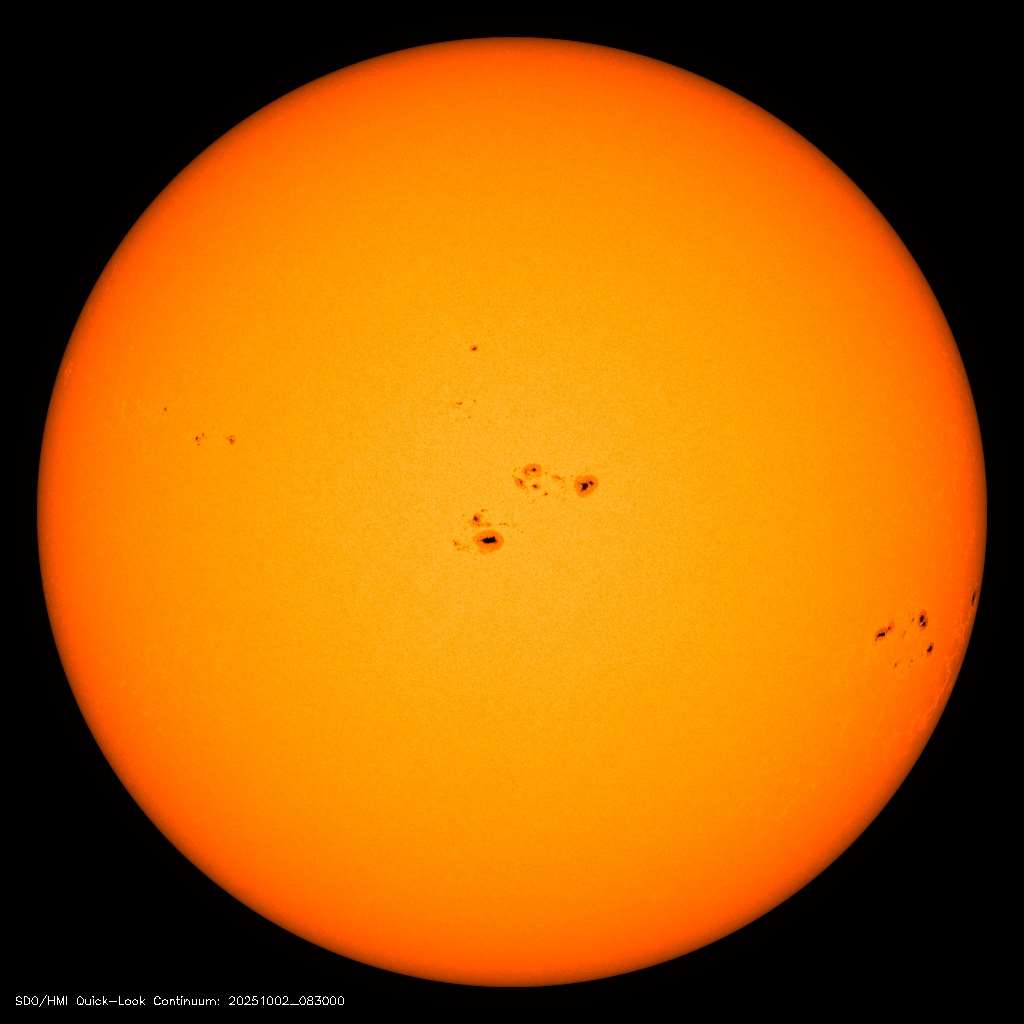 圖為2日上午7時太陽黑子觀測圖。（圖取自太空天氣作業辦公室網頁swoo.cwa.gov.tw）