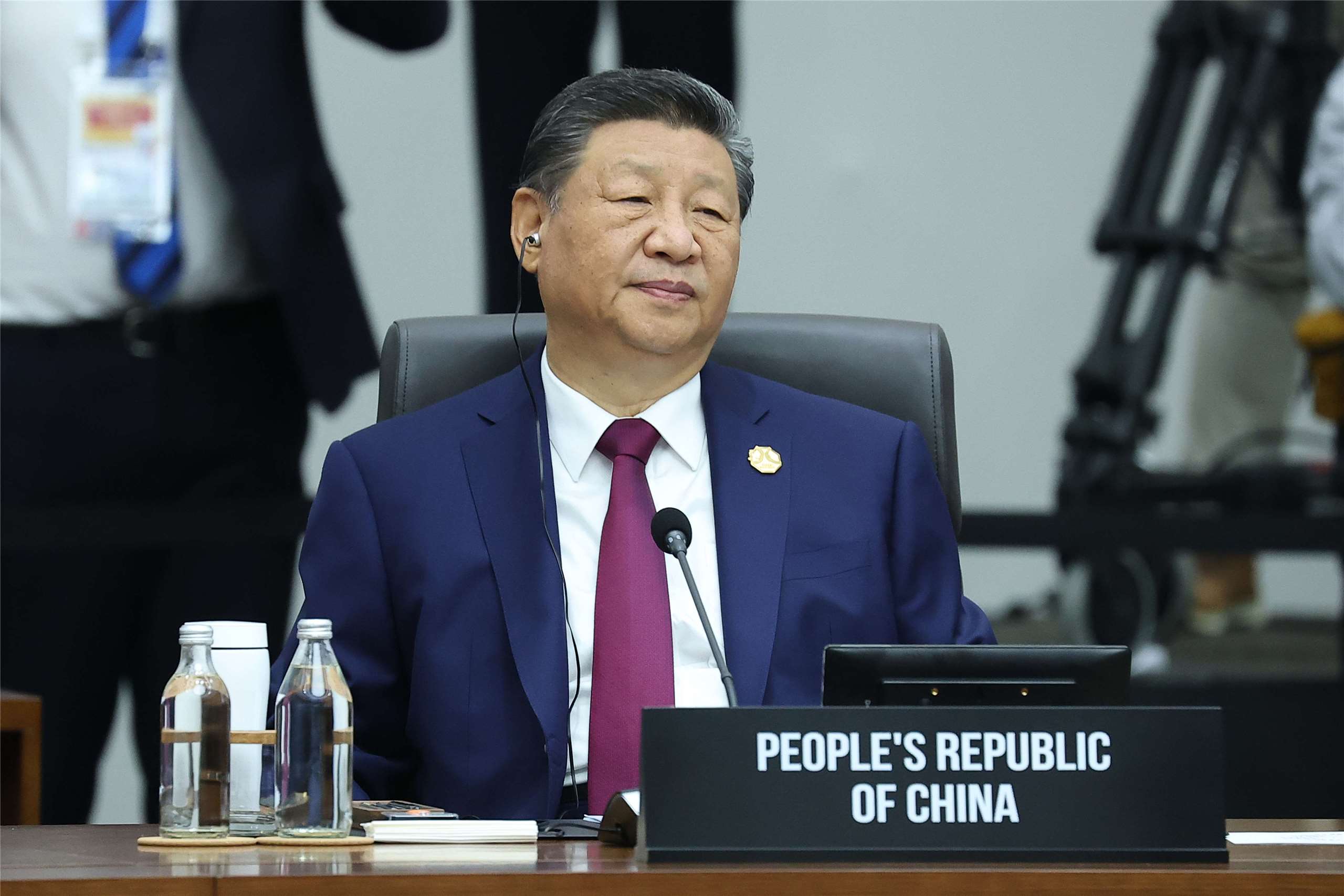 中國國家主席習近平在韓國慶州出席亞太經合組織(APEC)領導人非正式會議(圖)，稍後並準備與日本以及加拿大領袖會談。(美聯社/達志影像)