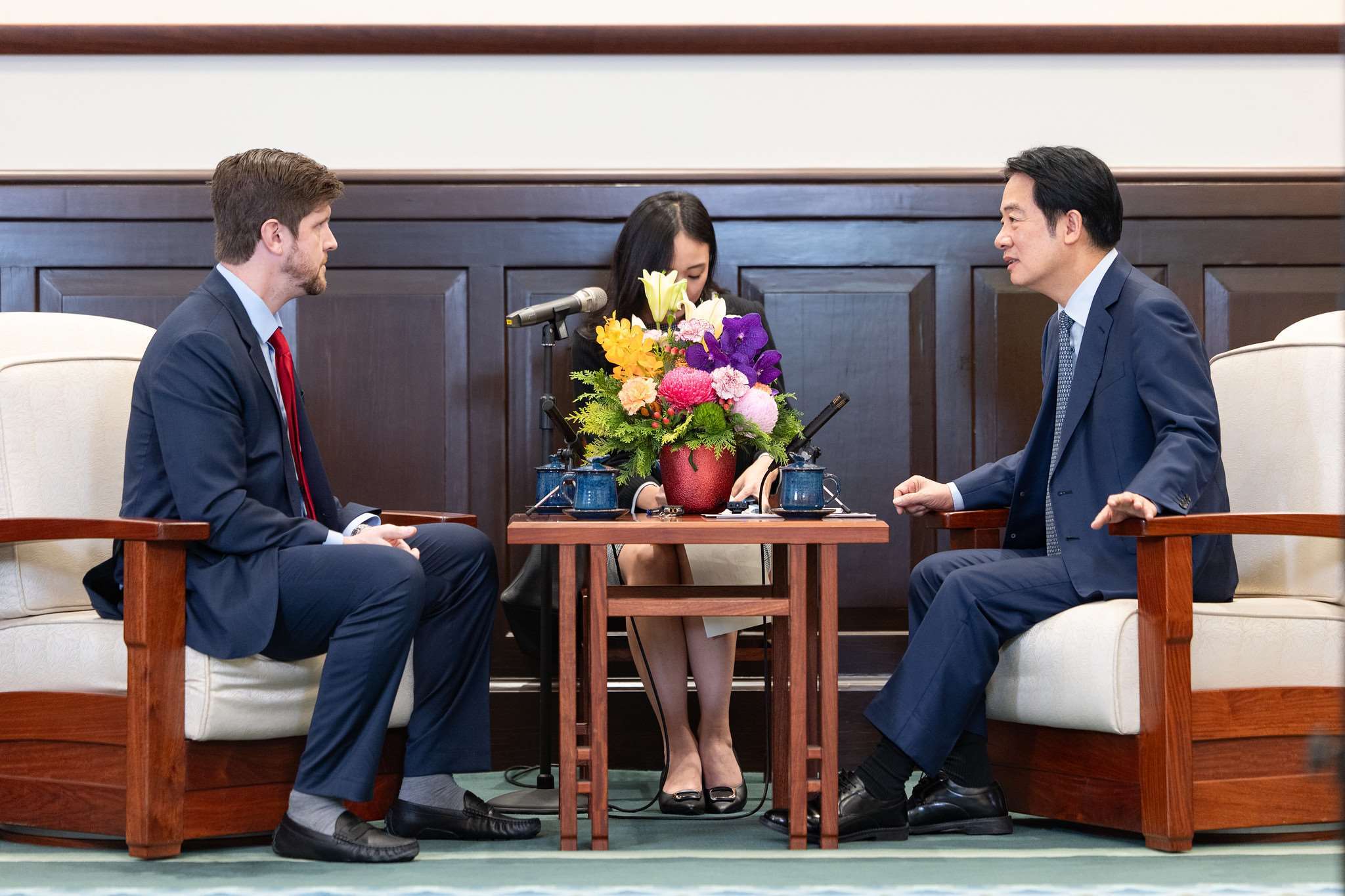 251007-賴清德總統接受美國廣播節目「The Clay Travis and Buck Sexton Show」專訪。 (写真：総統府)