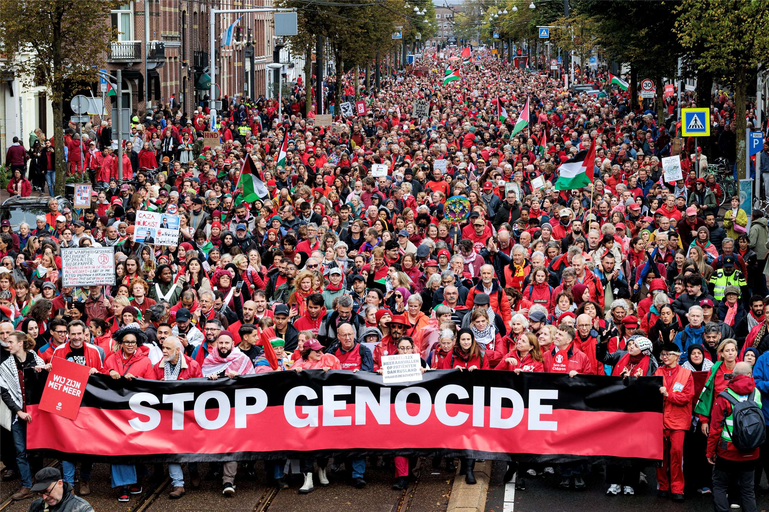 以哈戰爭二週年，圖為2025年10月5日在荷蘭阿姆斯特丹舉行的聲援巴勒斯示威活動。