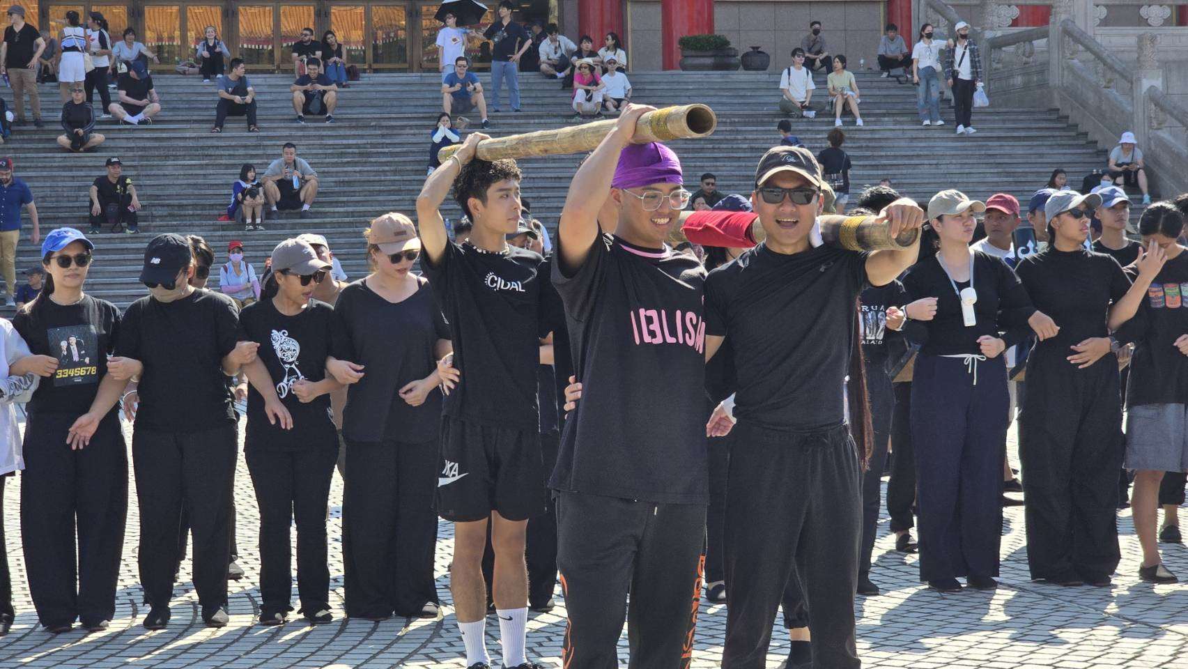 慶祝雙十國慶，屏東原鄉部落青年會與娜麓灣樂舞劇團將共同展現排灣族拉瓦爾群文化。