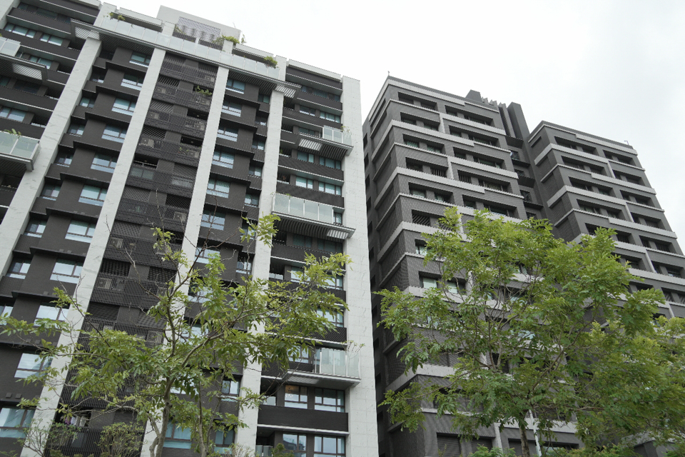 房市呈現「低供給、低成交、低關注」狀態，預估今年全年買賣移轉棟數將跌破30萬棟。（Rti）