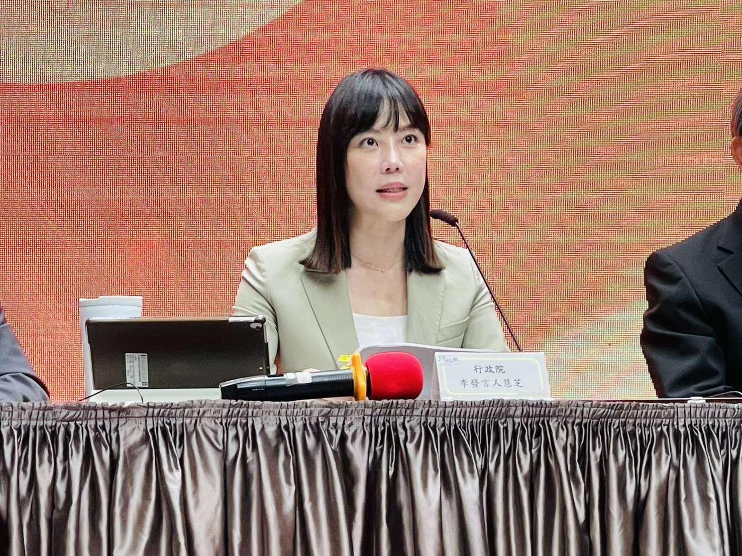 行政院發言人李慧芝9日出席行政院會後記者會。(鄭佑漢 攝)