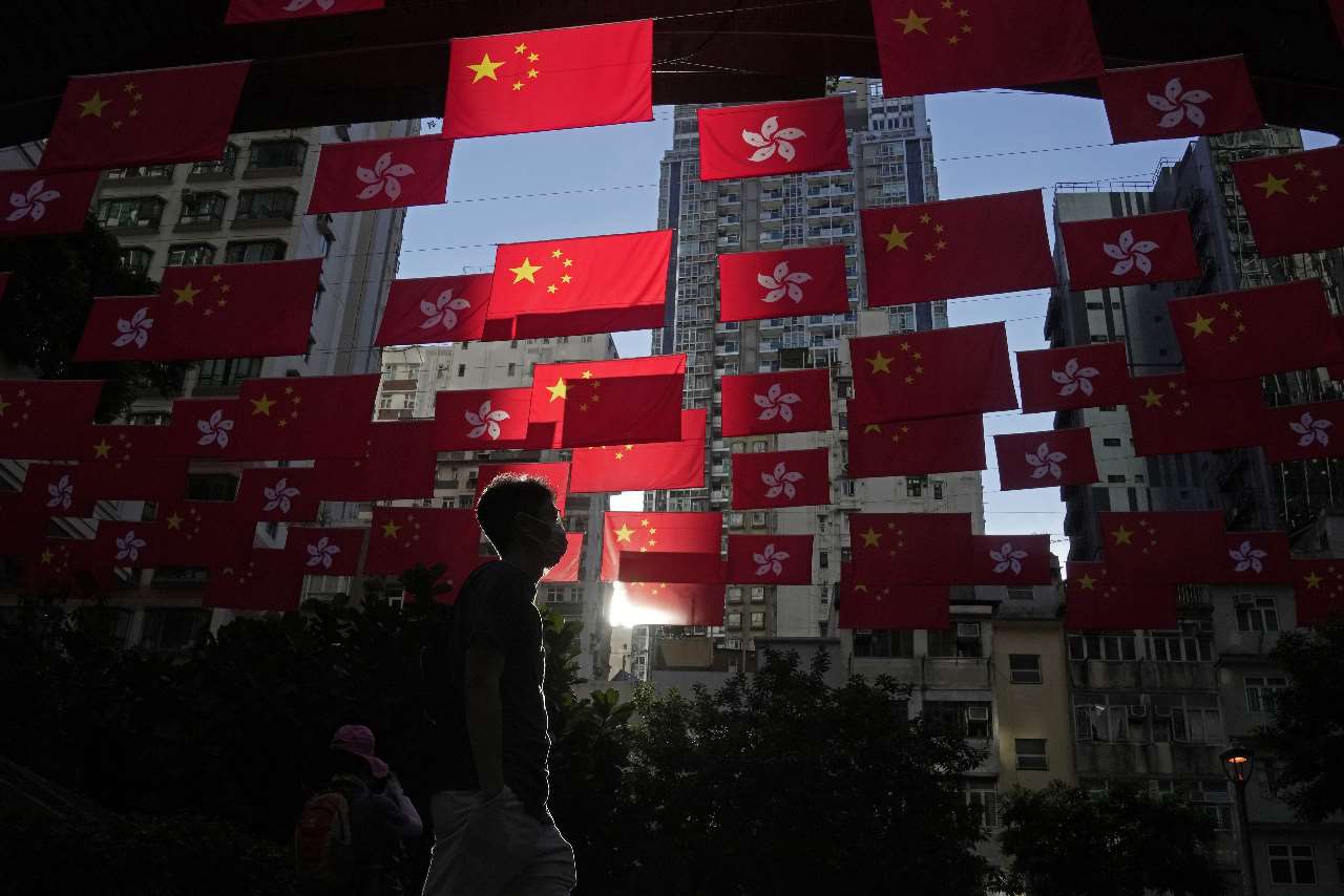 若能從疫後與民主自由風暴中正視問題根源，香港仍有望重拾經濟活力與社會信心。