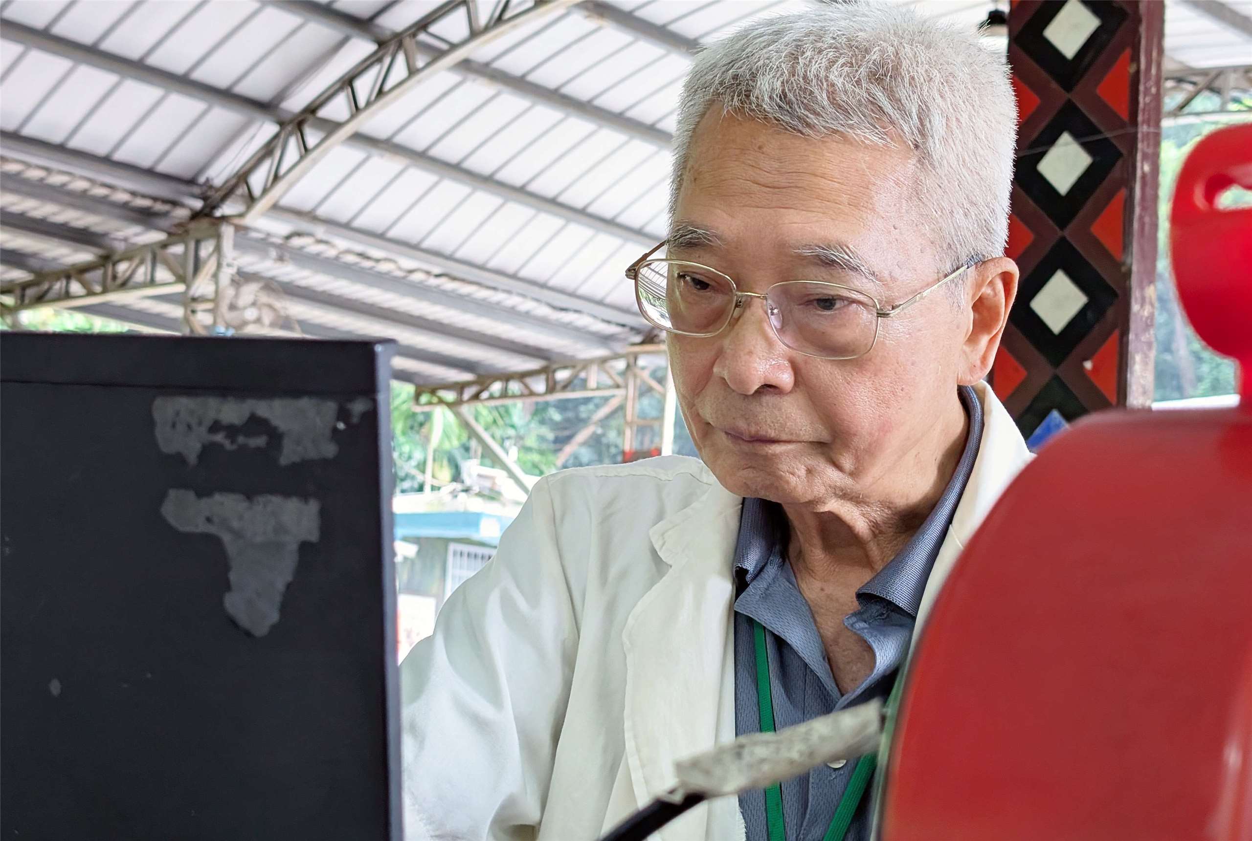 中醫師郭春吉以22年如一日的偏鄉巡診堅持，榮獲今年「醫療奉獻獎」肯定。(Rti)