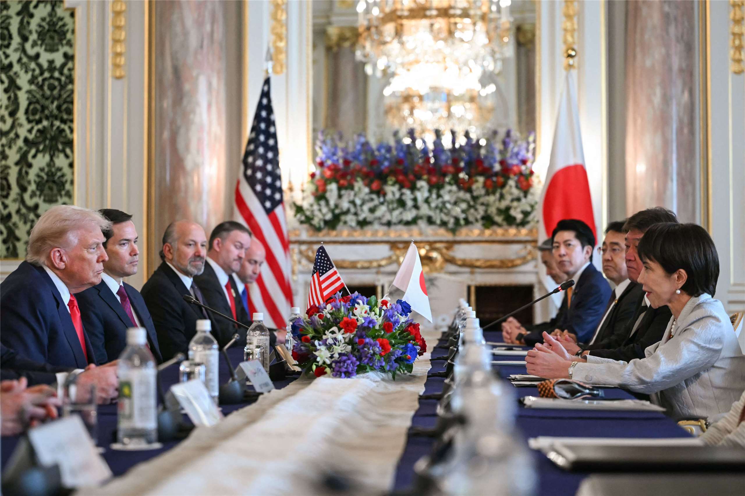 美國總統川普與日本首相高市早苗28日在東京會晤。