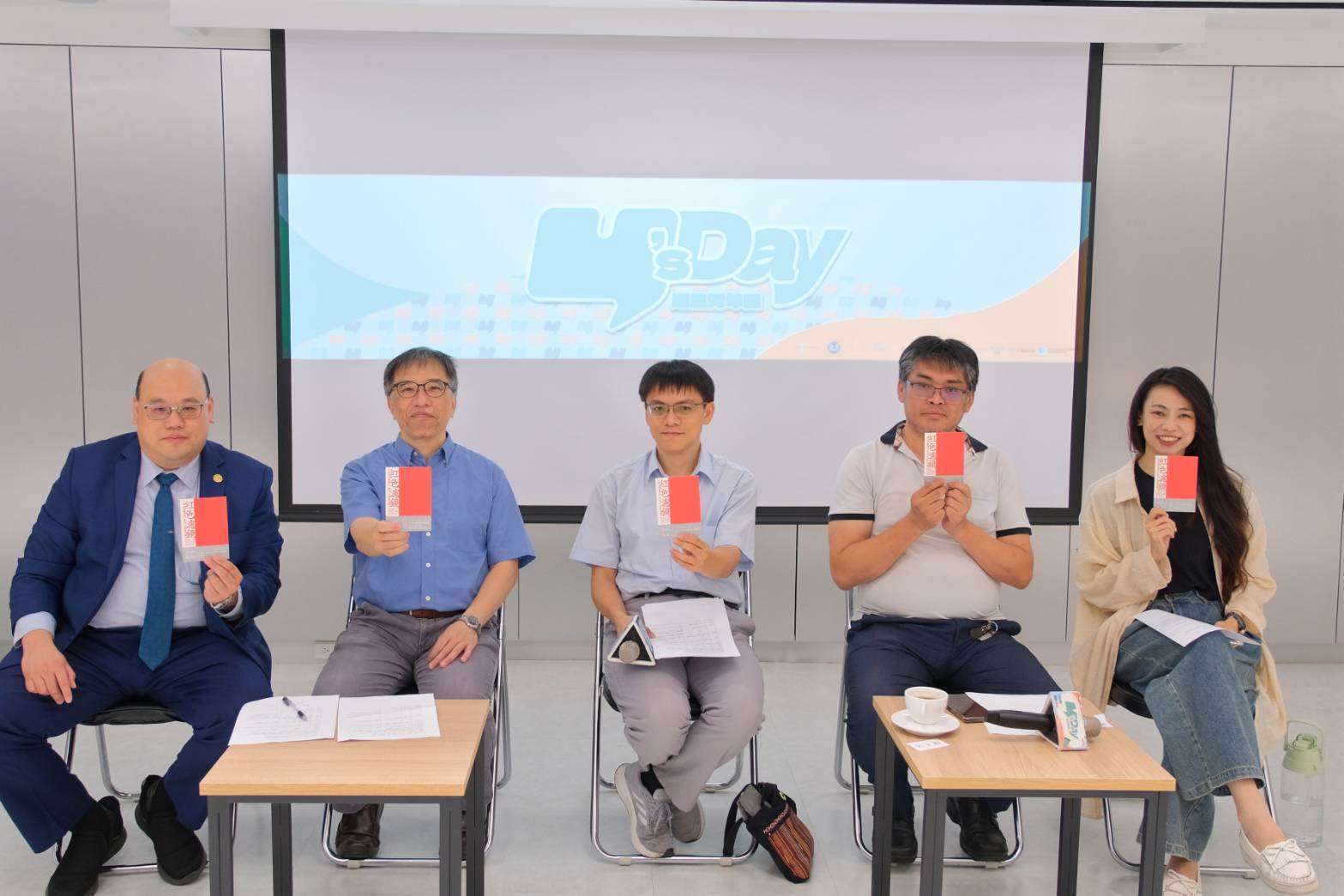 舞台上由左至右：林穎佑 陳俐甫 陳方隅 王國臣 陳璽安。圖：台灣智庫提供