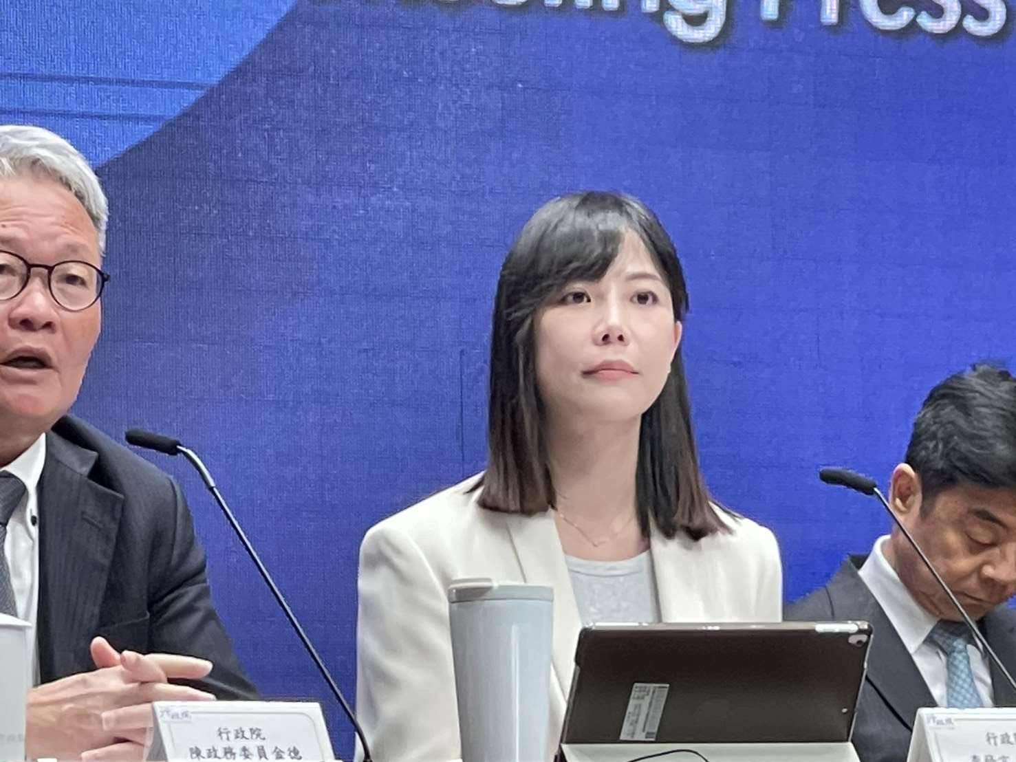 行政院2日院會後記者會，針對花蓮馬太鞍溪堰塞湖溢流災情，進行相關災情重建報告。(鄭佑漢 攝)