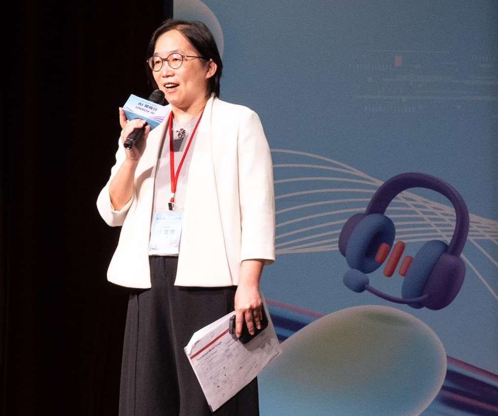 數發部次長侯宜秀表示，小微企業不需要對技術發展感到恐慌，反而有望透過AI充分發揮實力。(資料照/數位產業署粉專)