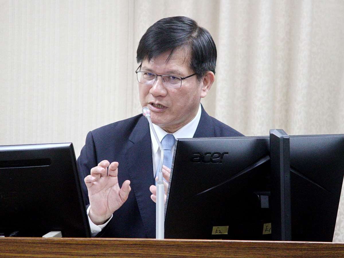 外交部長林佳龍16日在立法院答詢表示，南非政府可能願意付出與美國衝突、傷害台灣等代價，因此雙方協商必須通盤考量 (央廣記者王照坤 攝)