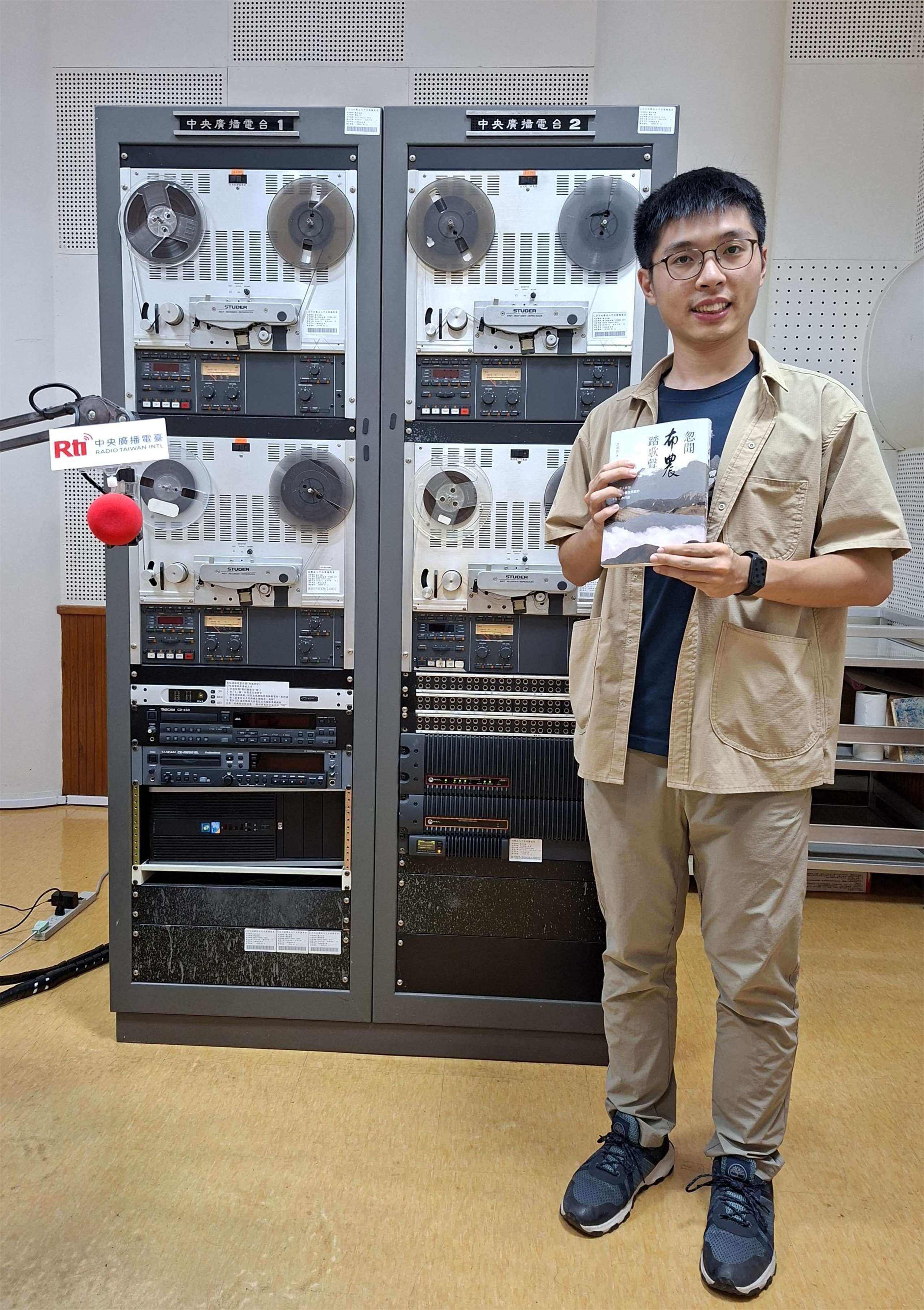 許明智老師  「忽聞布農踏歌聲」