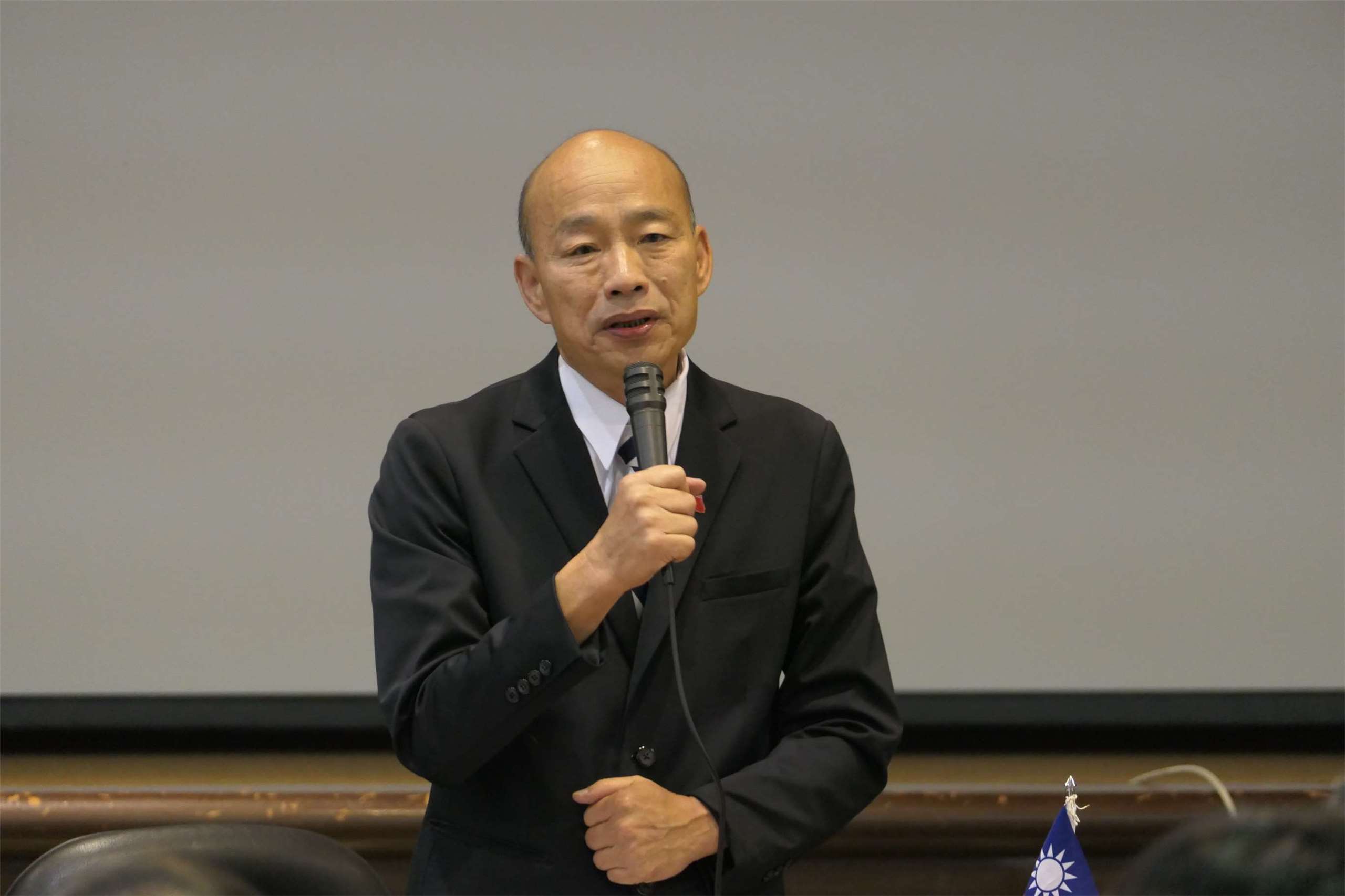 國民黨今天(2日)舉行立法實務會報，立法院長韓國瑜致詞時表示，展望新會期，期許大家在緊要關頭「做一份光榮的成績單」。(趙婉淳 攝)