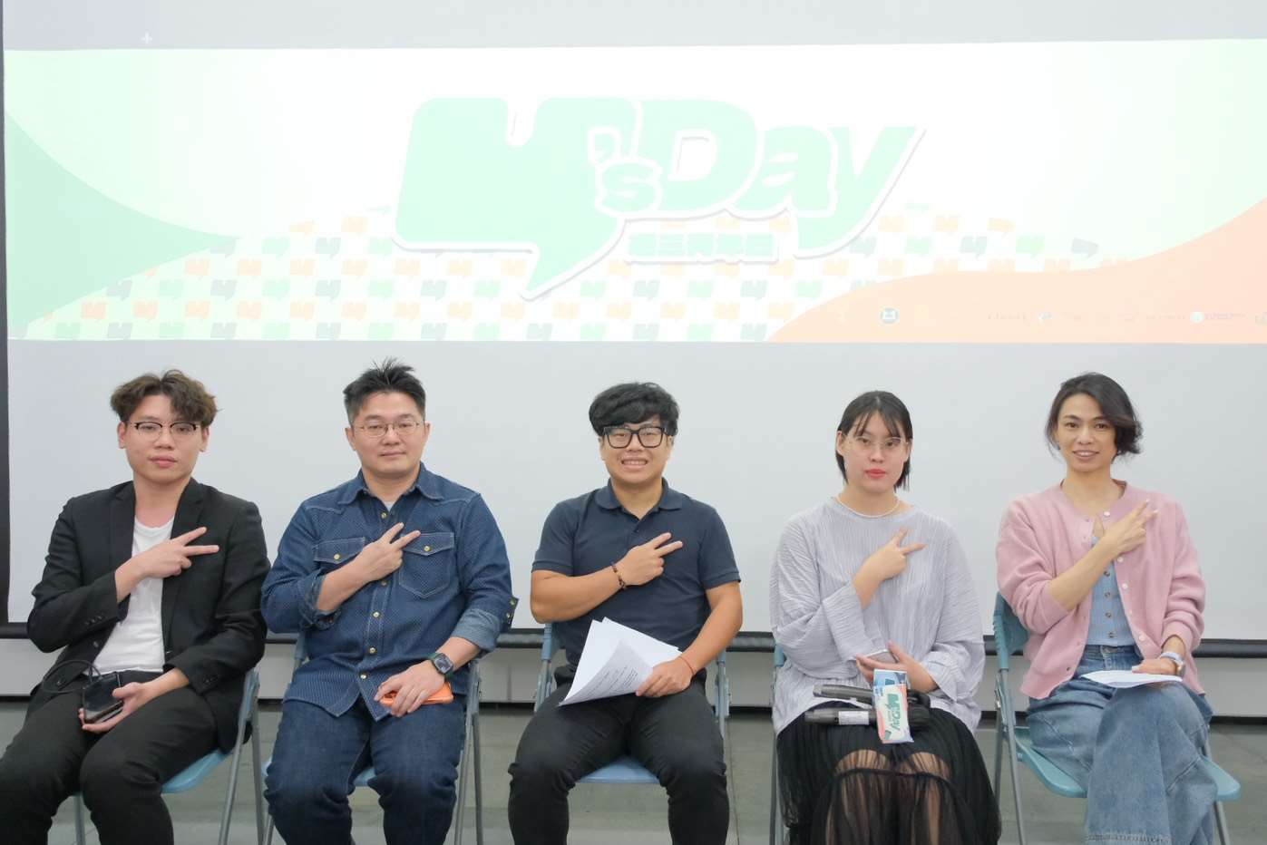 Y’s Day「週三青年日」活動，29日舉辦「當我們談論政治與中國：從展覽現場到公共討論」座談。圖左起蔡明穎、藍士博、胡瀚雯、林子莛、陳璽安。(台灣智庫提供)