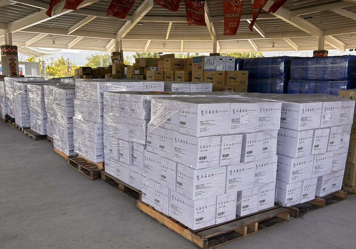 為確保災戶溫飽，花蓮光復重建計畫9日起發給每戶18公斤白米。(基督教救助協會提供)