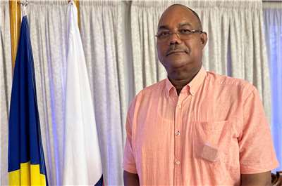塞席爾(Seychelles)反對黨領袖赫米尼(Patrick Herminie)。