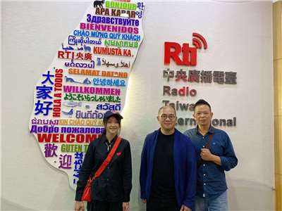 由左至右 李承霈設計經理、任慶力建築師、吳佳洲設計總監 