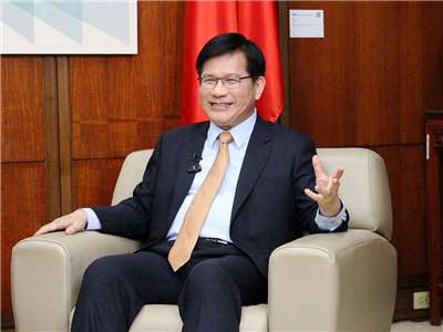 外交部長林佳龍在接受中央廣播電臺「早安．台灣」節目專訪時表示，捷克不會因為國會選舉而改變對台政策，也不會因為中共的打壓犧牲台灣 (央廣記者王照坤 攝)