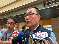 輝達台灣總部興建因用地取得問題卡關，台北市副市
長李四川（右）8日受訪表示，已提出北士科T12基地
給輝達帶回研究，市府願協助也有把握整合周邊私有
地。
