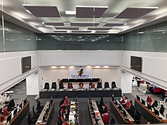 中央災害應變中心9日傍晚召開第33次工作會報暨情資研判會議。中央災害應變中心表示，中央仍持續協助花蓮縣政府制定馬太鞍溪堰塞湖疏散撤離應變計畫，不久也將在警戒範圍執行避難疏散演練。 (資料照／中央社)