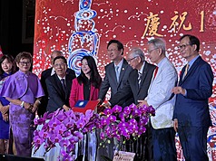 為慶祝雙十國慶，駐新加坡代表處10日舉辦酒會，吸引各界領域人士參與。