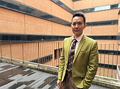 2024年當選泰國參議員的彭猜表示，台灣民主化的進程可供泰國借鏡，尤其是1990年代野百合學運與2020年泰國青年學運的精神相似。他稱讚，「台灣是亞洲最堅實的民主國家之一」，有很多地方值得泰國學習。