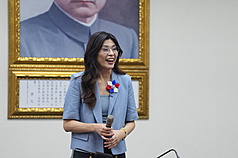 國民黨黨主席選舉18日晚間結果出爐，鄭麗文（圖）成功當選新任黨主席。
