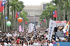 2025台灣同志遊行以「超．連結–跨越標籤，理解差異」為核心主軸，25日下午在台北市議會前盛大登場，吸引大量人潮響應參與。
