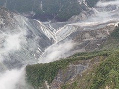 馬太鞍溪堰塞湖水位高程1019.6公尺，湖區面積12.6公頃，蓄水量為149.8萬噸，溢流破壞後至今水位高程已下降119.4公尺。資料照。（林業及自然保育署花蓮分署提供）