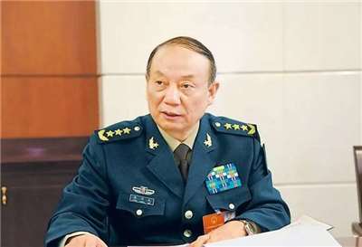 中共四中全會閉幕 ，張升民增補為中央軍委副主席。(圖取自微博)