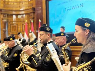駐奧地利代表處舉行中華民國114年國慶酒會，奧地利友台協會主席維爾納．艾蒙（Werner Amon）特別贊助由史太馬克邦聖馬丁管樂團現場演奏傳統奧地利迎賓樂曲，用音樂彼此交流。(翻攝Taiwan in Österreich 駐奧地利代表處臉書)