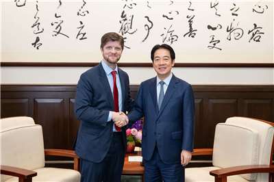 賴清德總統接受美國廣播節目「The Clay Travis and Buck Sexton Show」專訪。 (圖:總統府)