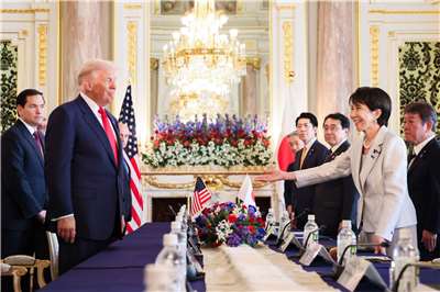 美國總統川普28日上午與日本首相高市早苗進行會談。(圖：日本首相官邸)