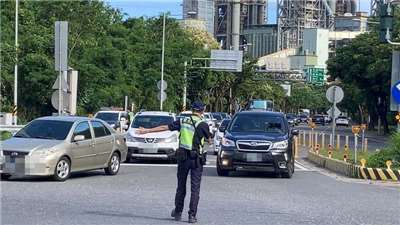 中秋連假第2天，省道部分路段估湧現觀光旅遊車潮。(示意圖)