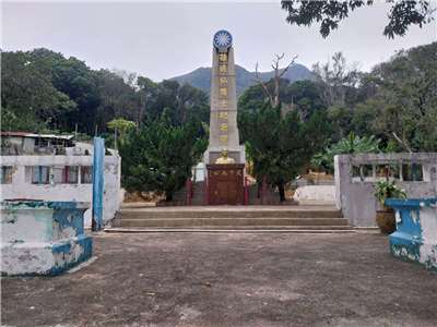 香港屯門紅樓的孫中山紀念碑，中華民國國旗已消失。(圖：作者提供)