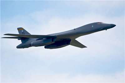 圖為B-1B同型機。資料照。(圖取自美國空軍官網)