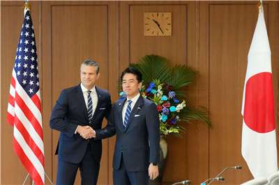 美國國防部長赫格塞斯(Pete Hegseth)29日在東京與日本防衛大臣小泉進次郎舉行會談。