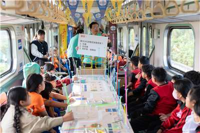2025年2月國境之南迎曦科學列車的抗震主題車廂(圖：國科會提供)