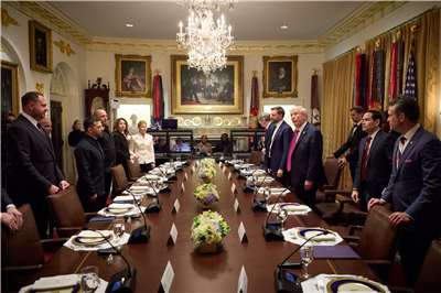 美國總統川普(Donald Trump)17日在白宮會晤烏克蘭總統澤倫斯基(Volodymyr Zelenskyy)。(圖:X@ZelenskyyUa)