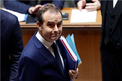 勒克努(Sébastien Lecornu)上任法國總理未滿一個月就辭職。