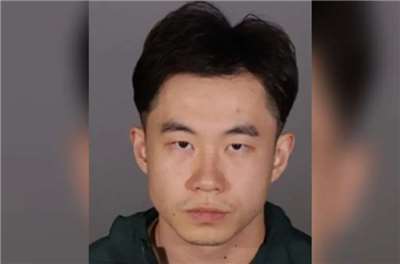 30歲中國公民、南加大留學生翁思哲(Sizhe Weng，音譯)面臨8項重罪指控，包括吸毒和四年期間性侵多女性。（洛杉磯市警局提供）