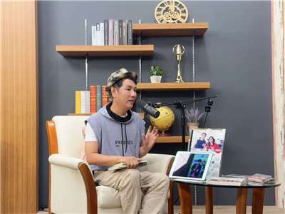 資深廣播節目主持人:鄭開來