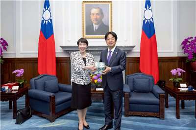 賴總統2025年4月28日接見日本前經濟安全保障擔當大臣高市早苗眾議員。(總統府提供)