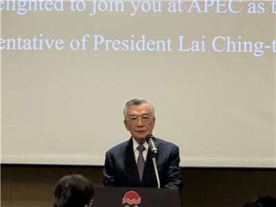 我國APEC領袖代表林信義指出，先進科技是雙面刃，因此台灣主張「以人為本」發展AI，要為了增進人民的幸福才有價值。(謝佳興 攝)