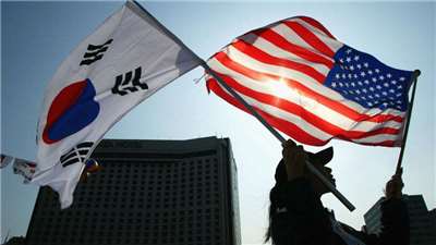 朝鮮日報（The Chosun Daily）報導，隨著韓美兩國在貿易與安全議題上持續協商，預定本月29日舉行的韓美峰會，最終可能以書面文件形式呈現成果。(圖取自推特)