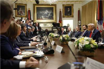 美國總統川普(Donald Trump)與阿根廷總統米雷伊(Javier Milei)14日在白宮會談。 (AFP)