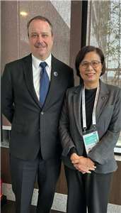 行政院經貿辦總談判代表楊珍妮30日與美國副貿易代表Rick Switzer會談，台灣代表團證實會談觸及對等關稅相關內容。(APEC台灣代表團提供)